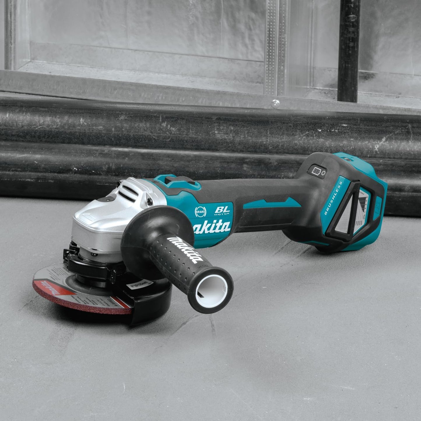 Makita DGA452Z 18V LXT Cordless 115mm Angle Grinder – Body Only