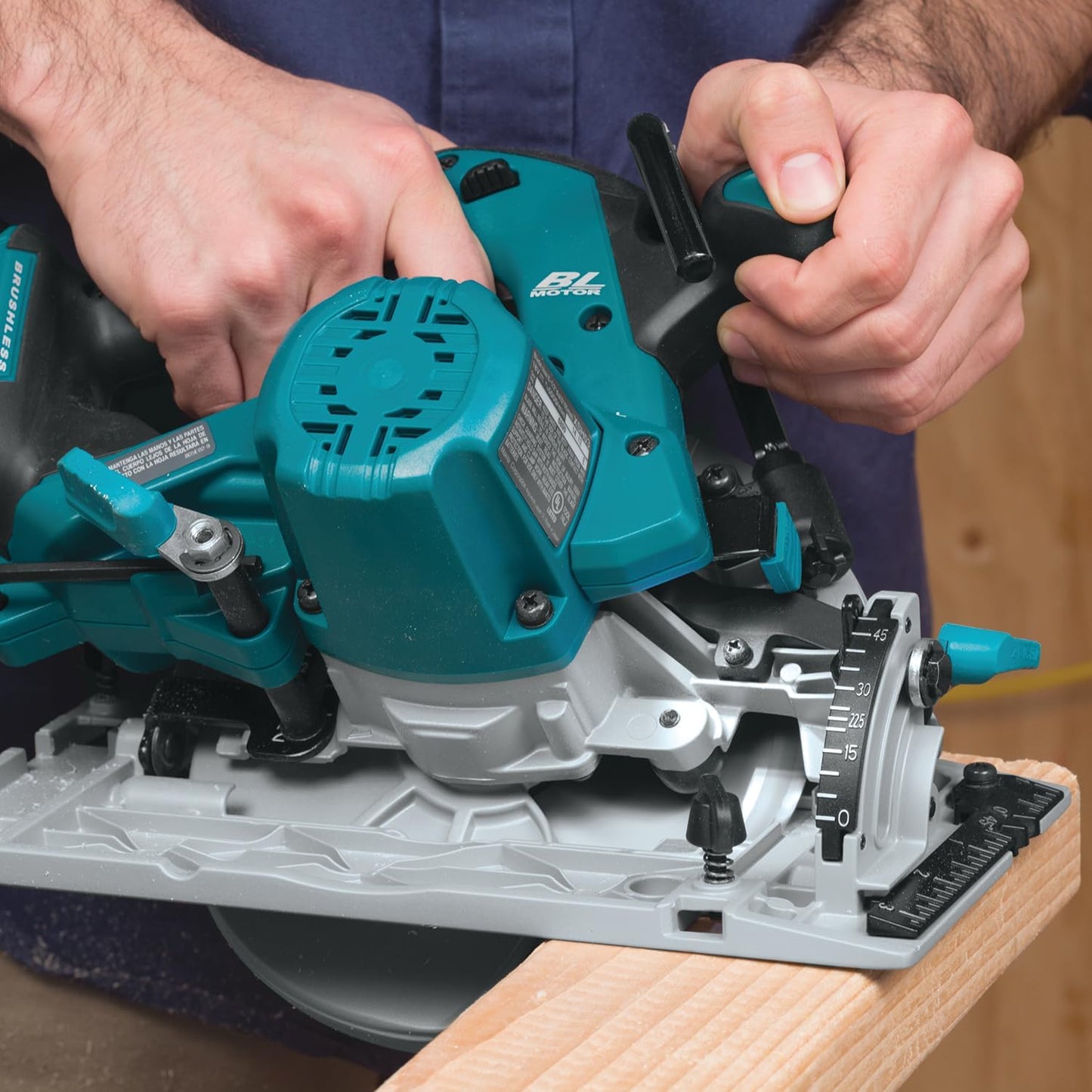 Makita DHS680Z 18V Li-Ion LXT Brushless Circular Saw 165mm – Batteries & Charger Not Included