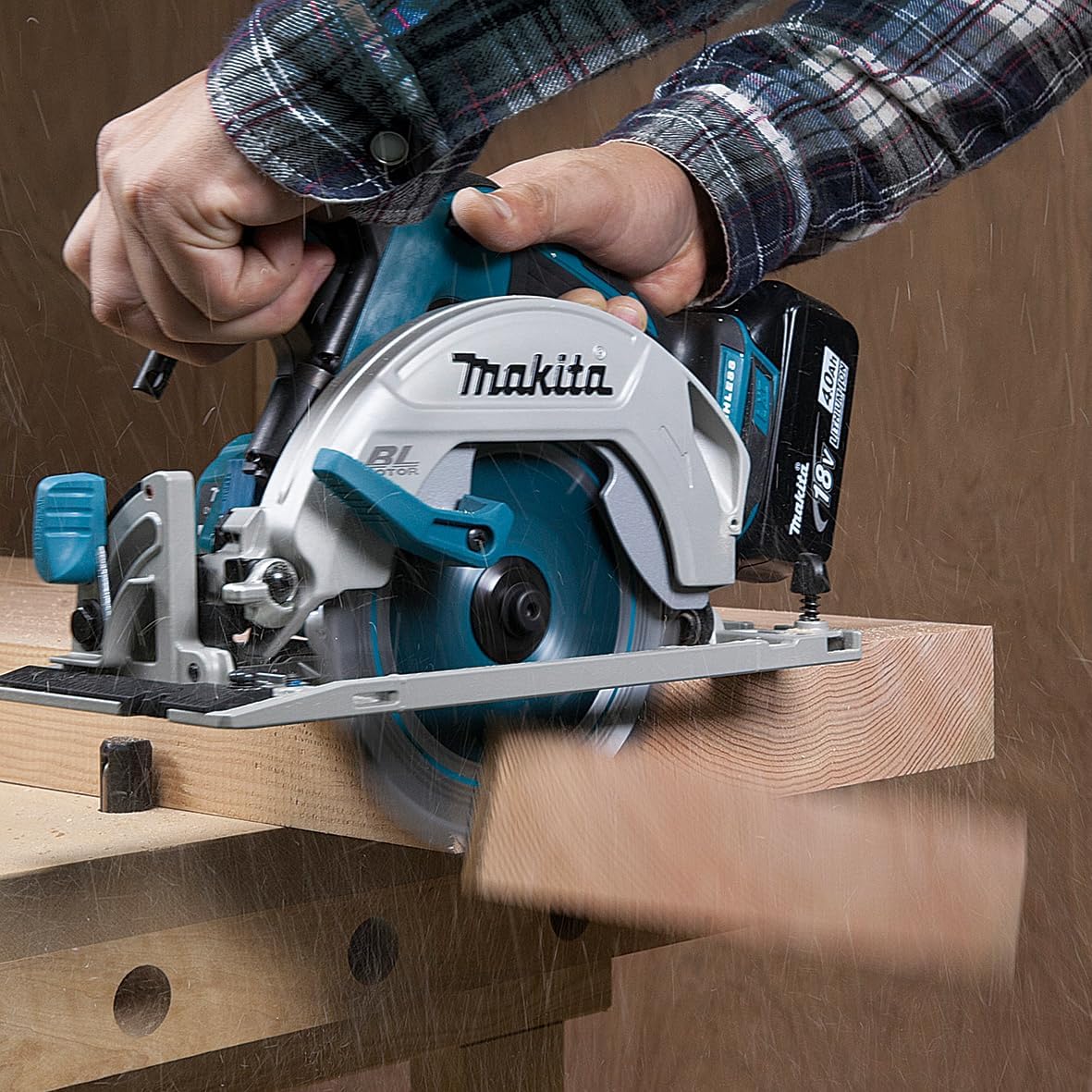 Makita DHS680Z 18V Li-Ion LXT Brushless Circular Saw 165mm – Batteries & Charger Not Included